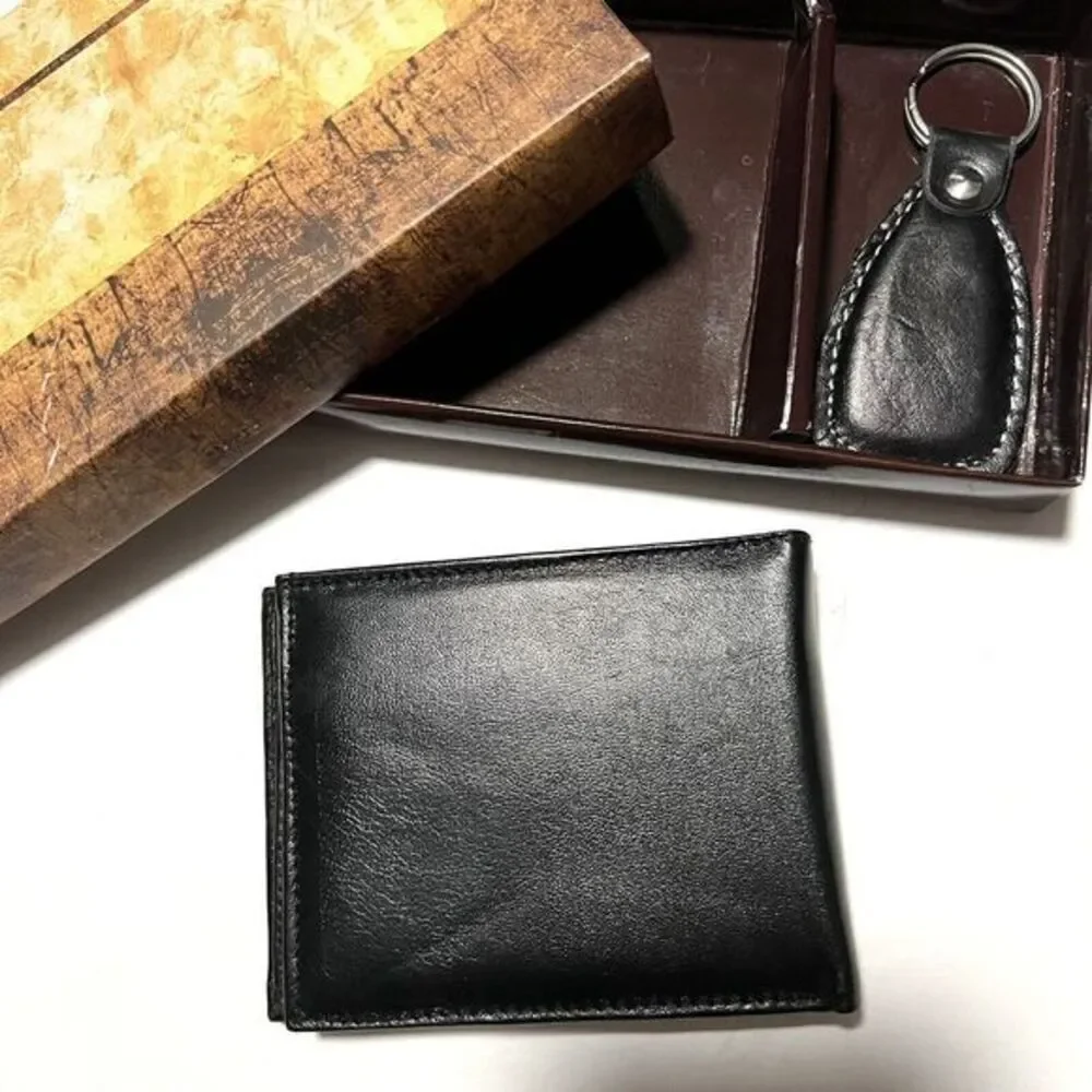 Bi-Fold Hand Crafted in Genuine Leather Black Wallets W/ Multi-Window Pass Case‎